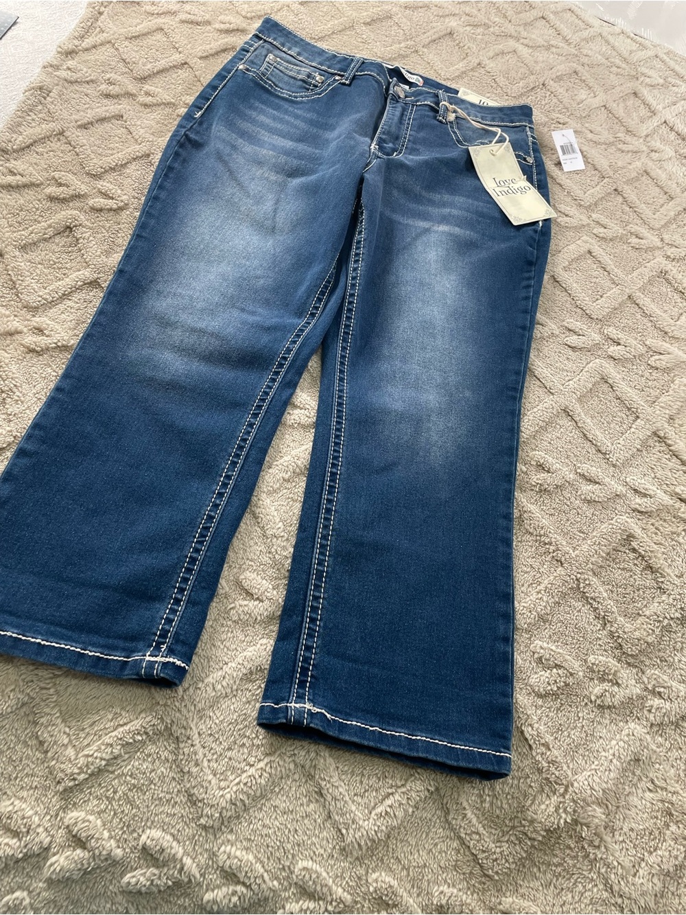 Love Indigo Women’s Blue  Capris Jeans 
Sz 10 NWT  Embellished  Pockets